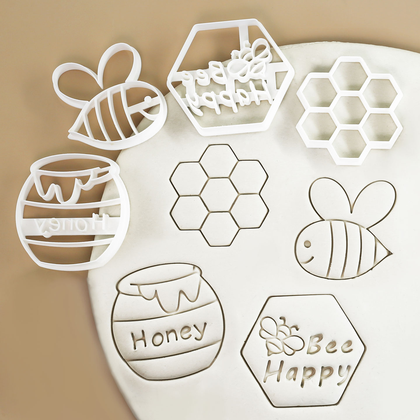 Model Kit For Beginners - 4 Pcs Bee Themed Cookie Cutter