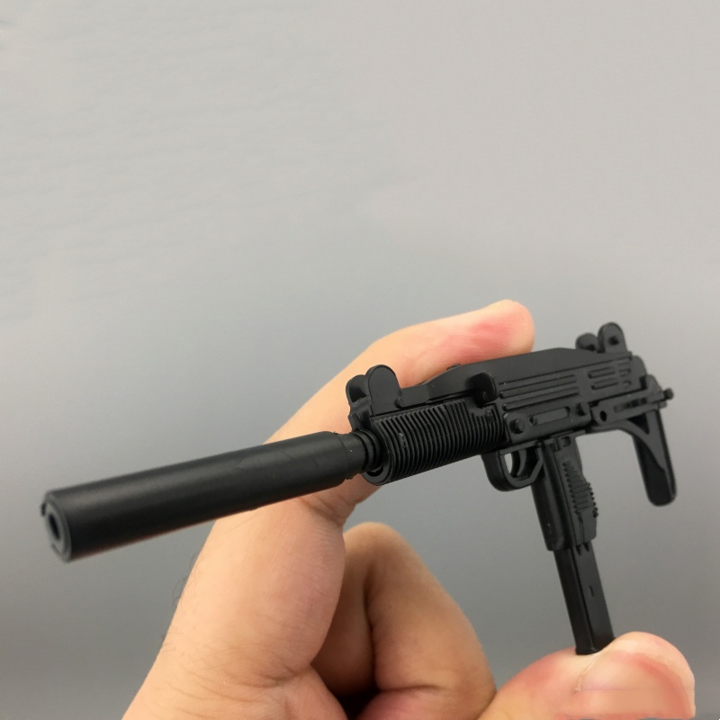 1/6 Scale Uzi Assembly Plastic - Model Kit Weapons recension och pris